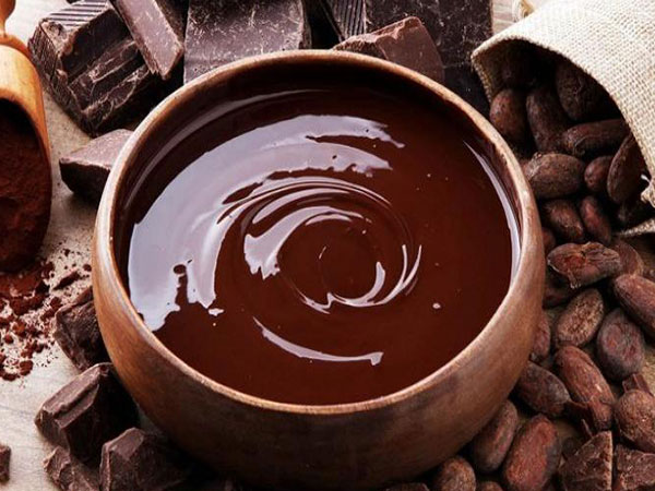 شکلات داغ با پودر کاکائو