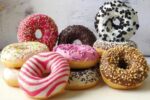 طرز تهیه دونات خوشمزه با نکات ویژه و کاربردی
