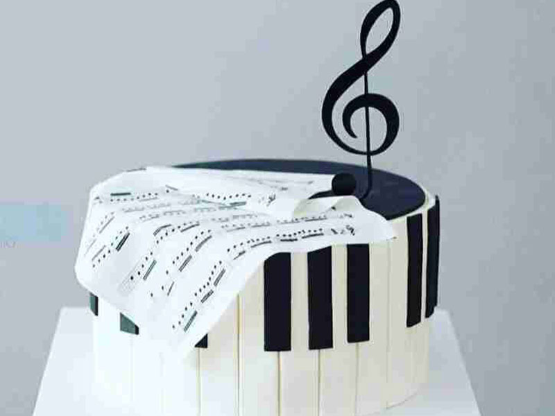 کیک با تم موسیقی