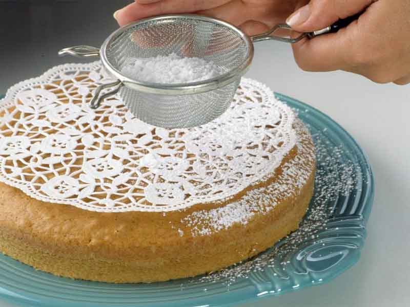 تزئین کیک با گیپور و پودر قند