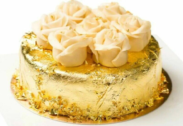تزیین کیک و شیرینی با ورق طلا 