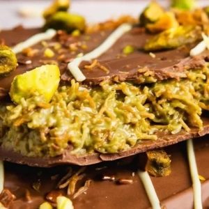 طرز تهیه شکلات بار پسته ای مخصوص دبی