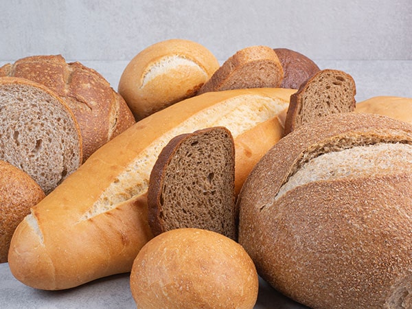 تهیه نان خانگی با آرد گندم و خمیر مایه