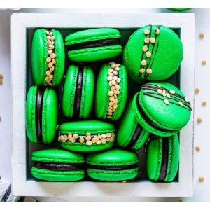 ماکارو رنگ شده با رنگ ژله ای خوراکی کپی کیک تیوپی مدل سبز