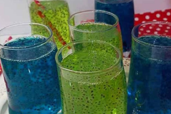 طرز تهیه آبمیوه با تخم شربتی